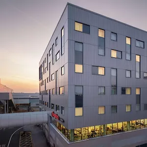 Hampton By Hilton London Gatwick Airport 3* הורלי