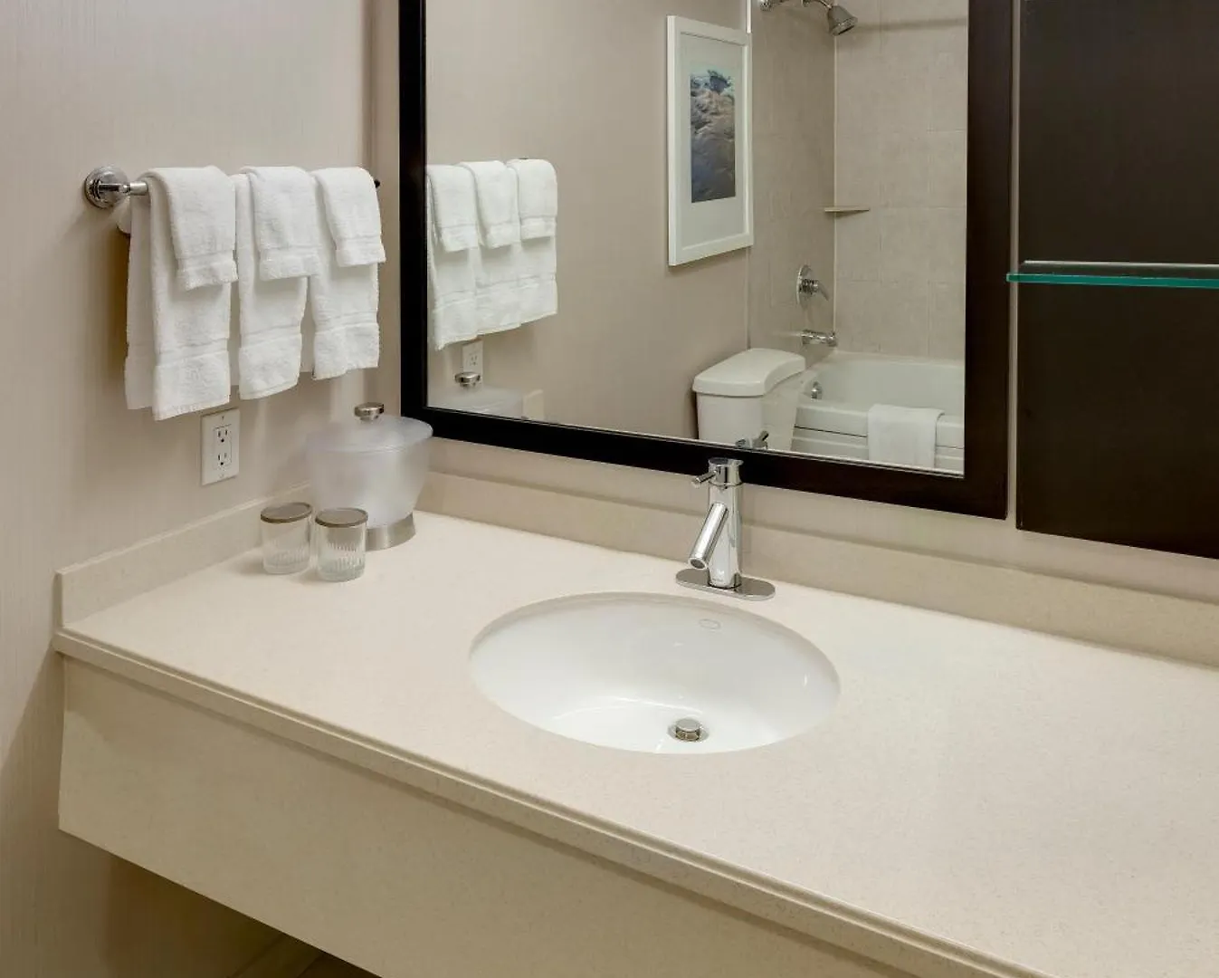Niagara Fallsview Hotel & Suites