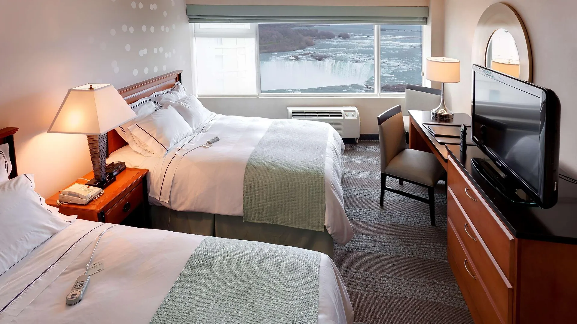 Niagara Fallsview Hotel & Suites 4*, Niagara Falls
